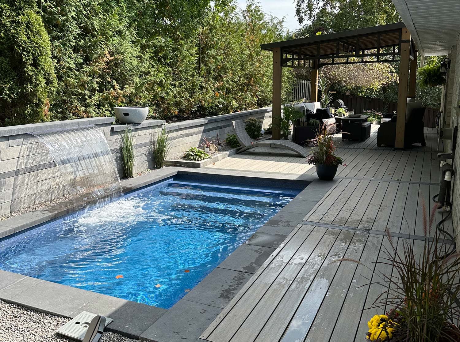 Milan 10.16 gallery image 2